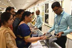 Currency Exchanges Boost Gold Shops in Hyderabad