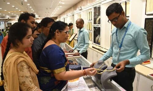 Currency Exchanges Boost Gold Shops in Hyderabad