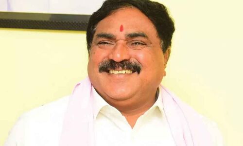 Despite government warning, Junior Panchayat Secretaries in Hyderabad continue their protest.