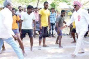 Errabelli Dayakar Rao aims for an 80k lead in Palakurthi, Warangal