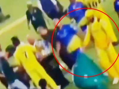 Exemplifying Indian Culture: CSK Star’s Feet Touched by Ravindra Jadeja’s Wife Rivaba