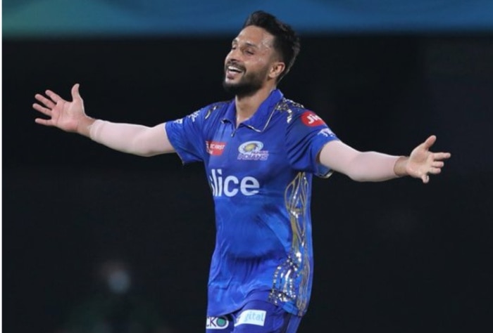 Former CSK Player Applauds Akash Madhwal, Considers MI Bowler's 5/5 Against LSG as the Greatest Since 2008.