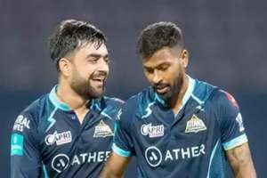‘Hardik Lauds Rashid’s Wankhede Heroics Despite Being the Sole Player Present’