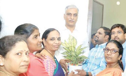 Health Minister T Harish Rao meets with representatives of Telangana Public Health Doctors Association in Hyderabad