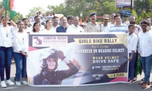 Helmet-wearing awareness raised in Warangal