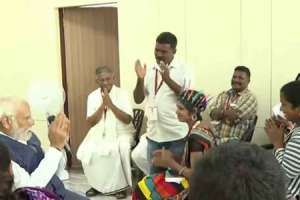 In Karnataka, members of Hakki Pikki tribe interacted with PM Modi.