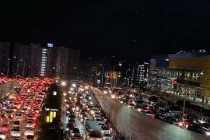 IT Corridor in Hyderabad Continues to Experience Chaotic Traffic Situation