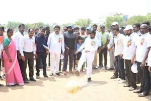 Jagadish Reddy urges Nalgonda residents to embrace sports for complete fitness