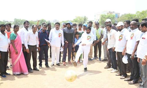 Jagadish Reddy urges Nalgonda residents to embrace sports for complete fitness