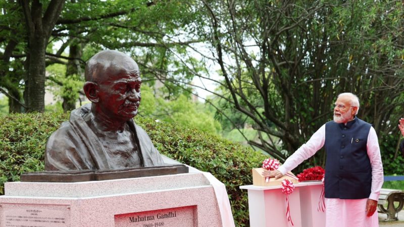 Live Coverage: PM Narendra Modi Holds Talks with Kishida and Unveils Mahatma’s Bust in Japan Ahead of G7 Summit