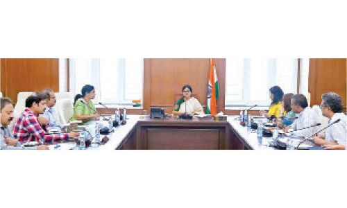 Officials urged to create documentaries highlighting State accomplishments, says Chief Secretary Santhi Kumari in Hyderabad