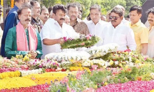 On the birth anniversary of NT Rama Rao, Minister Talasani Srinivas Yadav honors his memory in Hyderabad.