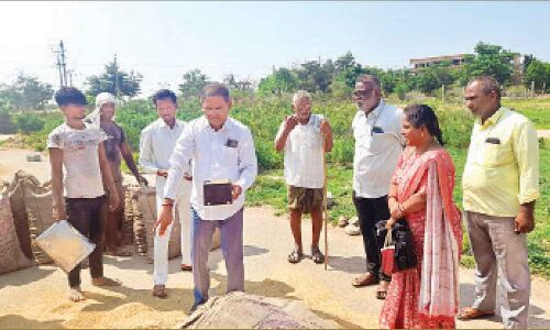 Paddy Procurement Centre Inspected by Nagarkurnool’s Additional Collector Sabawat Motilal