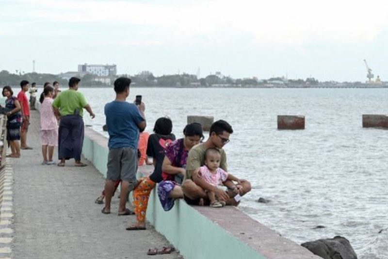 Possible rewritten news title:- Cyclone Mocha Expected to Hit Bangladesh-Myanmar Border with 240 kmph Winds at Noon
