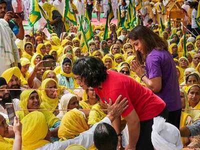 Protesting grapplers receive support from BJP’s Vij