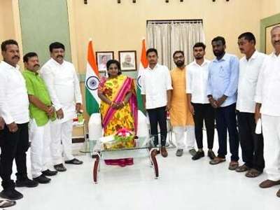 Raj Bhavan receives Telangana university power dispute