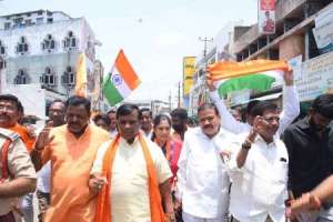 Rally of BJP leader Dhanpal Suryanarayana impeded in Nizamabad
