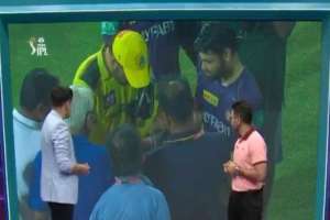 Rinku Receives Autograph from Dhoni Following KKR Batsman’s Outstanding Performance at Chepauk