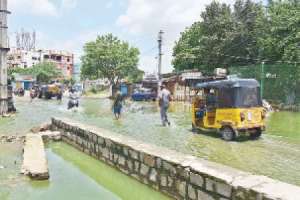 Saroonagar residents caution politicians against making false promises in Hyderabad