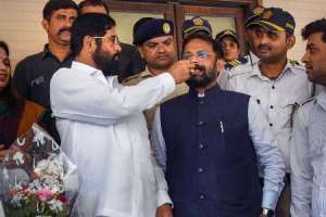 SC rules out restoration of Thackeray as CM