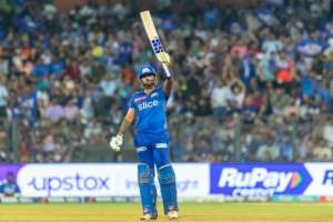 Social Media Goes into Frenzy over SKY’s First IPL Century, Receives Praise from VIRAT