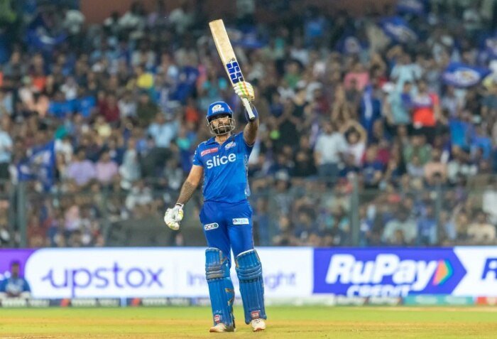 Social Media Goes into Frenzy over SKY's First IPL Century, Receives Praise from VIRAT