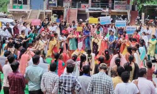 Strike of Panchayat employees in Nalgonda intensifies