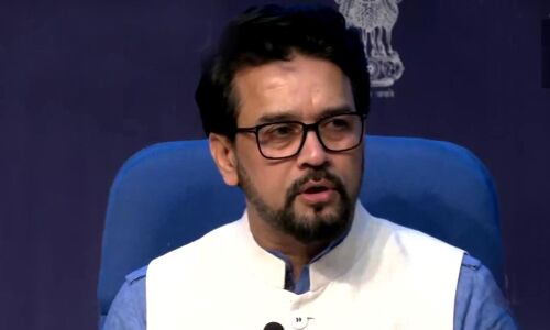 Thakur criticizes Rahul Gandhi, claims unable to accept Modi’s popularity