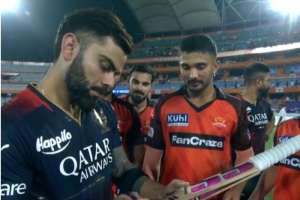 Video of SRH Players Queuing Up for Virat Kohli’s Autograph Goes Viral