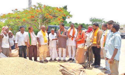Visit of BJP Leaders to Market Yard in Shadnagar, Rangareddy