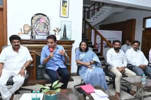 BRS GHMC Corporators meet with KTR in crucial session
