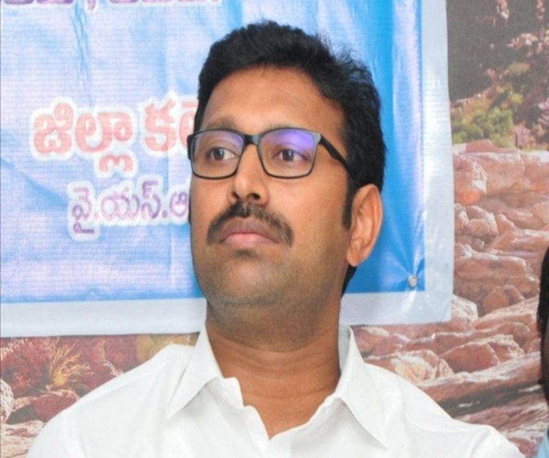 CBI interrogates YSRCP MP Avinash Reddy for seven hours regarding Vivekananda’s murder.