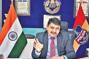 CID waits in cine field