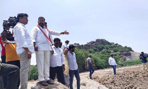 Congress criticizes BRS leaders for being involved in land grabbing in Warangal