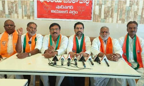 Controversial temple demolitions highlighted by BJP leaders in Rangareddy, Minister and MLA criticized