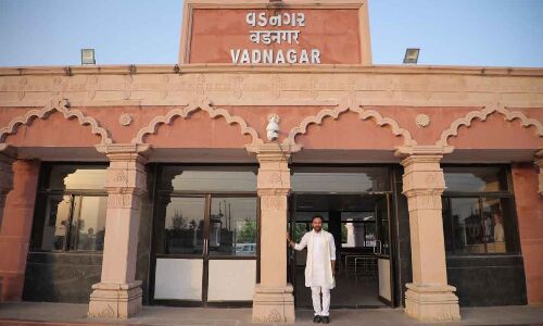 Facelift given to Vadnagar Railway Station