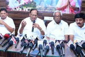 Gutta Sukhender Reddy | Inefficient and Negligent Leader Bhatti Vikramarka: Chairman of the Cabinet Gutta Sukhender Reddy.