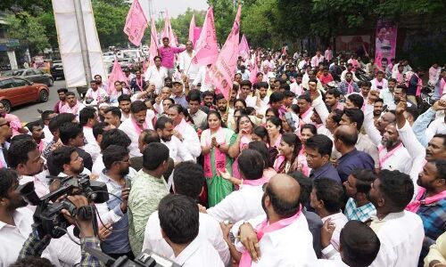 Imax Road traffic goes haywire as 3000 artistes gather for a massive rally.