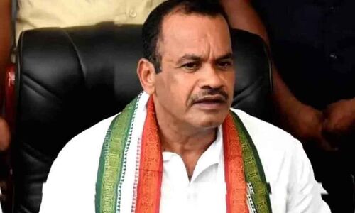 Komatireddy Venkat Reddy urges Jupally to join Congress after meeting in Hyderabad