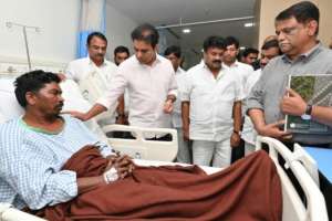 KTR | Minister KTR advises those who got lost in the flyover accident