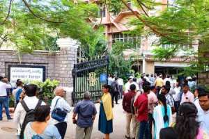 Masab Tank Income Tax office building receives bomb threat.