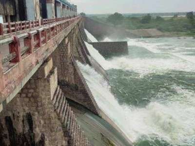 Musi Project: Water level at full capacity, three gates lifted in Nalgonda