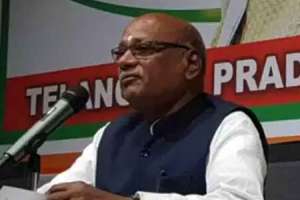Resentment expressed by Niranjan over CM KCR’s comments on Congress in Hyderabad
