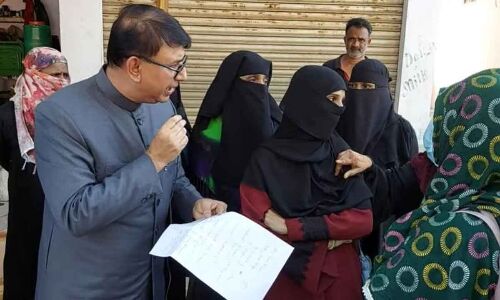 Secunderabad Railway Station reportedly arrests eleven Muslim girls.