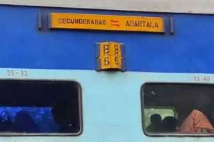 Smoke detection prompts passengers to disembark from train.
