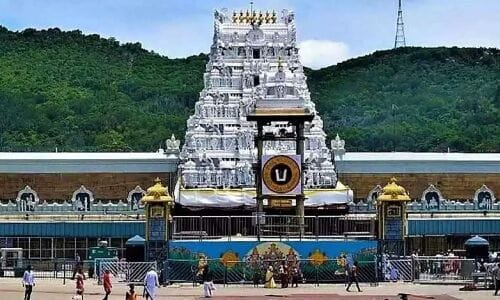 Weekend Rush of Devotees Continues at Tirumala in Andhra Pradesh