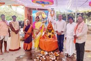 ZPTC Shravan Reddy joins in Bodrai and Maisamma Bonalu festival in Rangareddy
