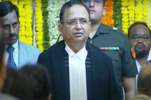 Alok Aradhe takes oath as Chief Justice of Telangana High Court