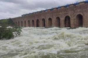 Baldia officials monitor increasing water levels of Musi river