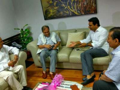 Bayyaram Steel Plant: KTR demands the announcement of a decision